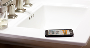 How does a Virtual Smart card protect a customer if they lose or change their mobile phone?